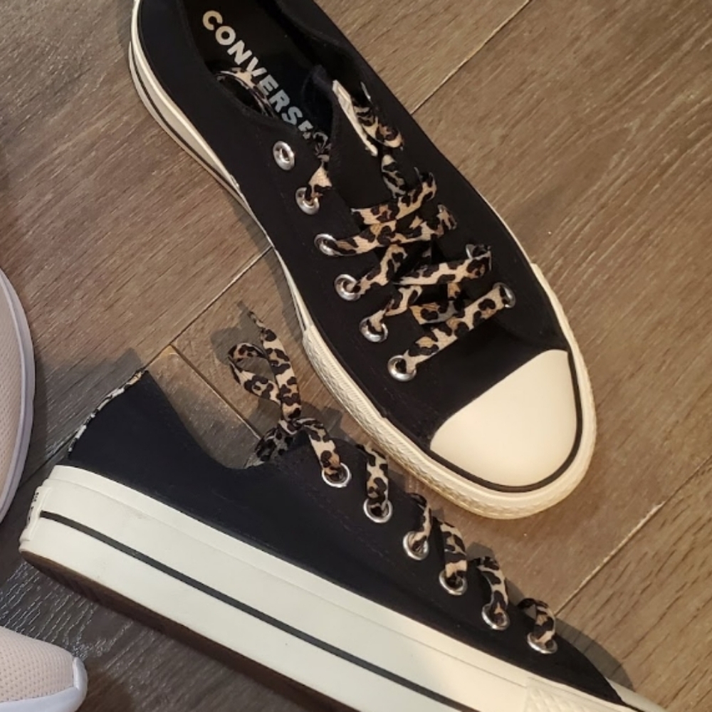 Converse -BNIB - Women's Chuck Taylor All Star Lift Low Top Black/ Fawn Leopard.